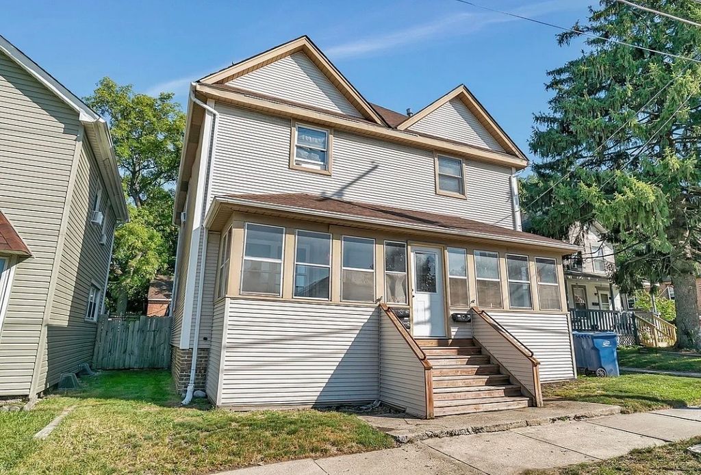 2640 VERMONT Avenue 1, Blue Island, IL 60406