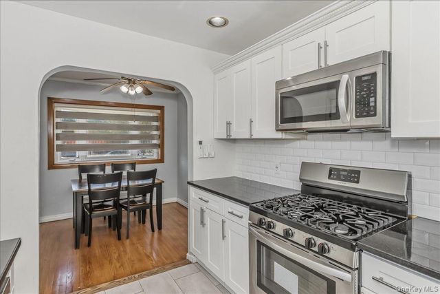 132 Wardwell Road, Mineola, NY 11501