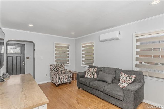 132 Wardwell Road, Mineola, NY 11501