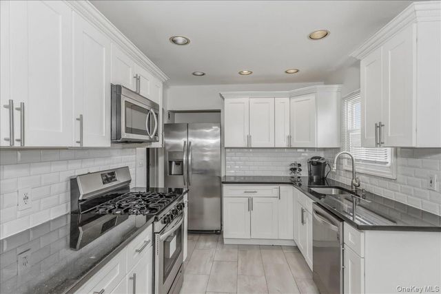 132 Wardwell Road, Mineola, NY 11501