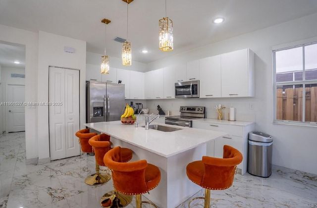 2372 NW 130th Ter, Miami, FL 33167