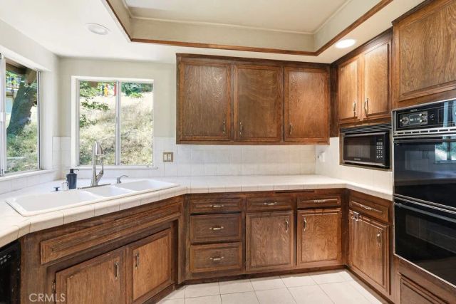 320 Delle, Crestline, CA 92325