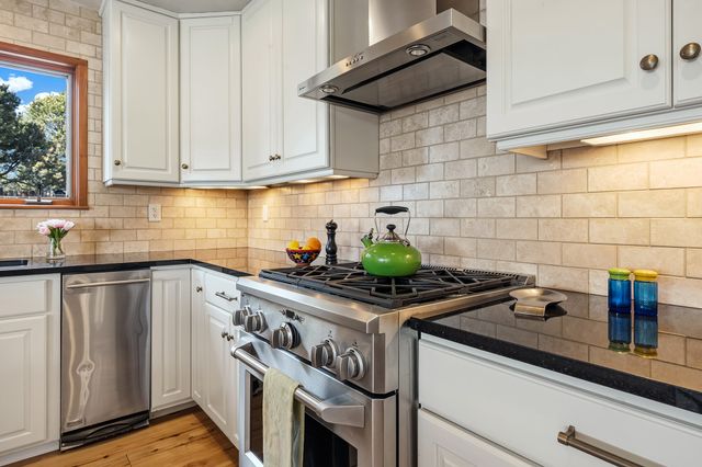 13 Arroyo Vista, Santa Fe, NM 87505