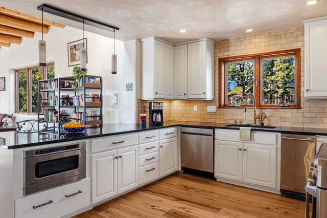 13 Arroyo Vista, Santa Fe, NM 87505