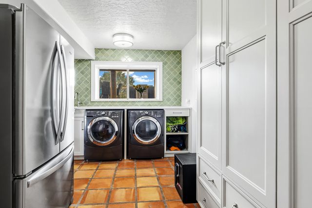 13 Arroyo Vista, Santa Fe, NM 87505