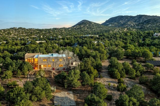 13 Arroyo Vista, Santa Fe, NM 87505