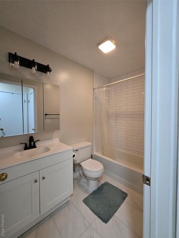 184 Deer Ct Drive, Middletown, NY 10940