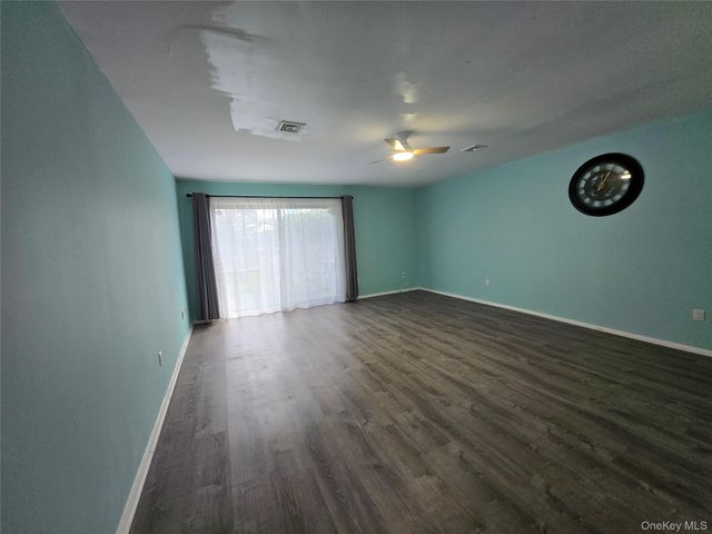 184 Deer Ct Drive, Middletown, NY 10940