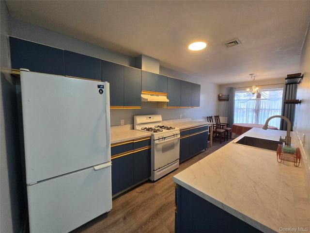 184 Deer Ct Drive, Middletown, NY 10940