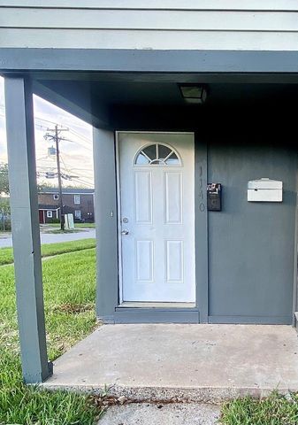 1138 4th Avenue N 1140, Texas City, TX 77590