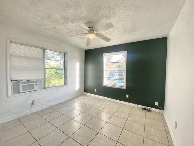 1138 4th Avenue N 1140, Texas City, TX 77590