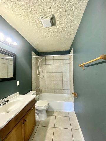 1138 4th Avenue N 1140, Texas City, TX 77590