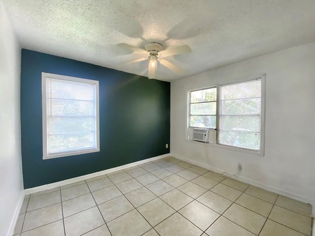 1138 4th Avenue N 1140, Texas City, TX 77590
