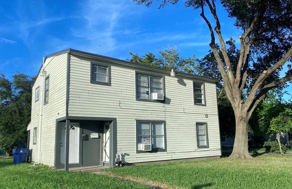 1138 4th Avenue N 1140, Texas City, TX 77590