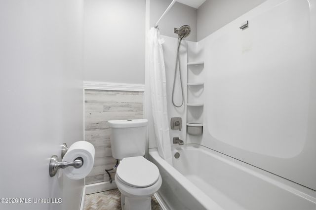 726 Sharon Hills Drive, Biloxi, MS 39532