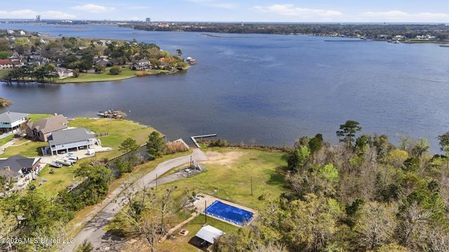 726 Sharon Hills Drive, Biloxi, MS 39532