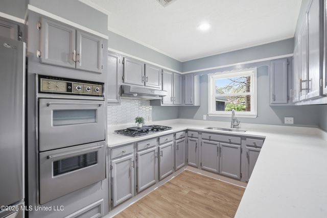 726 Sharon Hills Drive, Biloxi, MS 39532