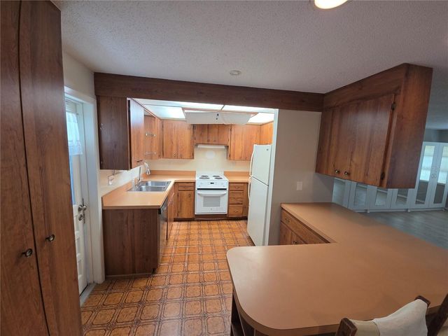 4136 S LOCKWOOD RIDGE ROAD, Sarasota, FL 34231
