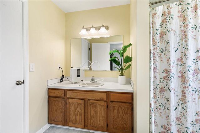 4721 Southstone Drive Se, City Of Kentwood, MI 49548