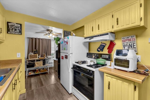 1340 Alrose Lane, SPC 68, Redding, CA 96002