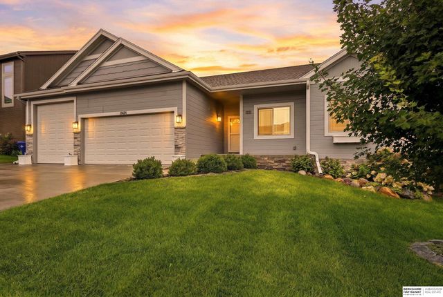 16624 Hanover Street, Bennington, NE 68007