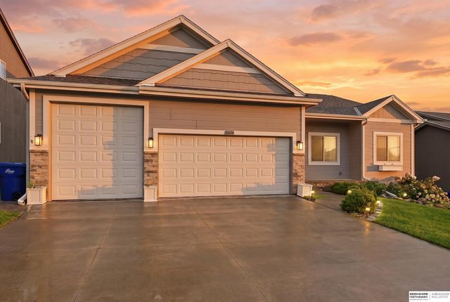 16624 Hanover Street, Bennington, NE 68007