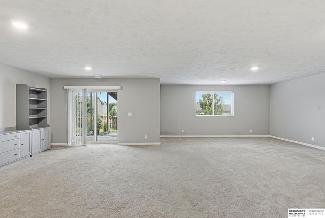16624 Hanover Street, Bennington, NE 68007