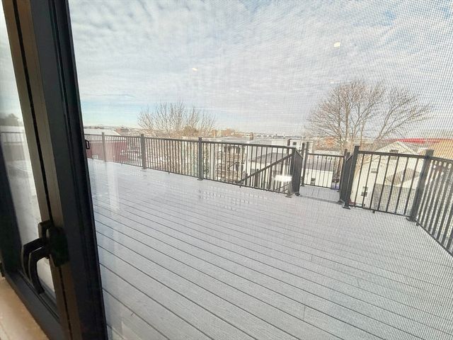 238 Webster St 6, Boston, MA 02128