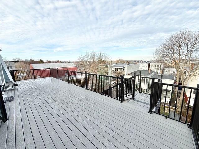 238 Webster St 6, Boston, MA 02128