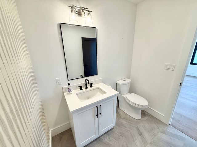 238 Webster St 6, Boston, MA 02128