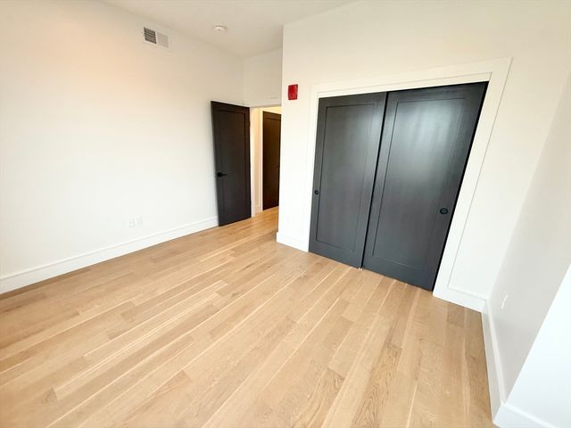 238 Webster St 6, Boston, MA 02128