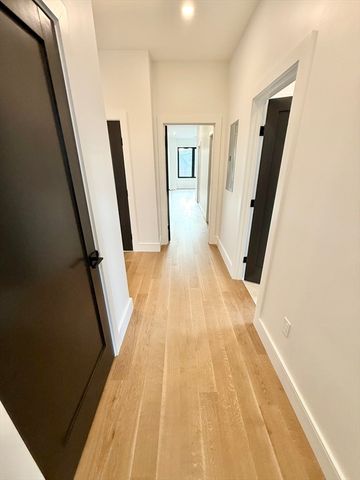 238 Webster St 6, Boston, MA 02128