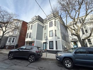 238 Webster St 6, Boston, MA 02128