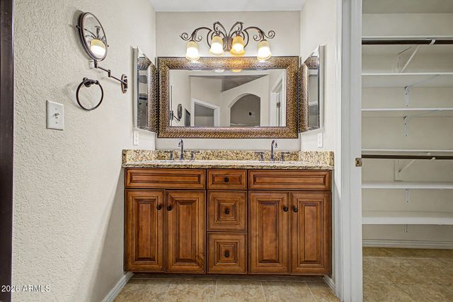 3463 N VERANO Court, Chandler, AZ 85224