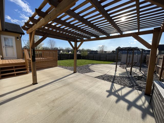 2326 Button Dr, Clarksville, TN 37040