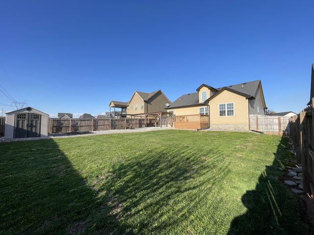 2326 Button Dr, Clarksville, TN 37040