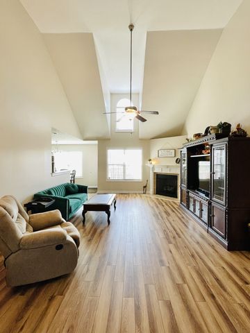 2326 Button Dr, Clarksville, TN 37040