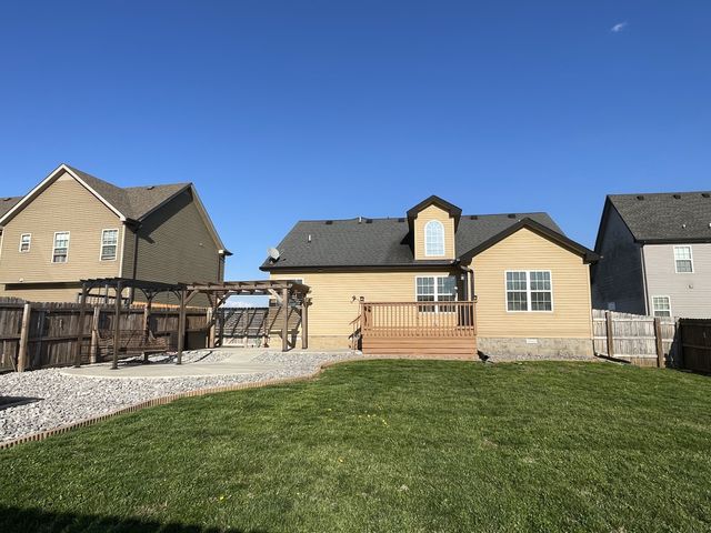 2326 Button Dr, Clarksville, TN 37040