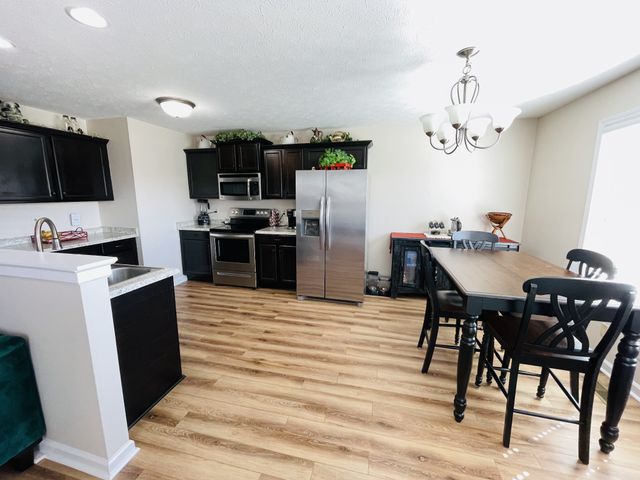 2326 Button Dr, Clarksville, TN 37040
