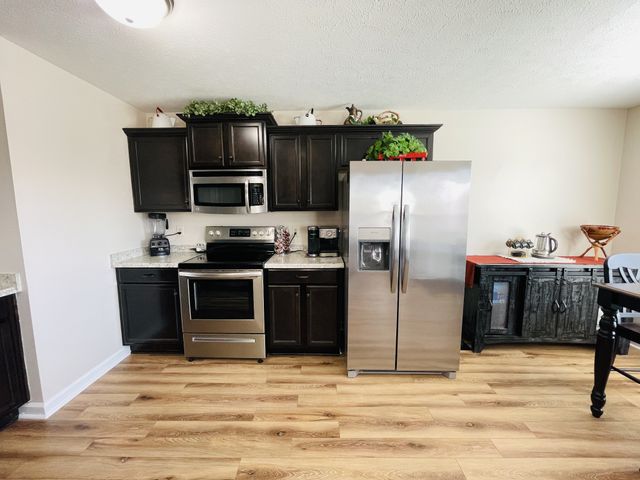 2326 Button Dr, Clarksville, TN 37040
