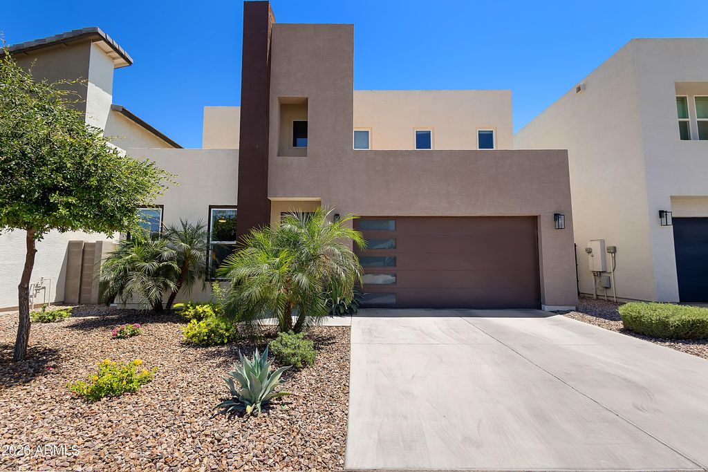 2319 W DARROW Street, Phoenix, AZ 85041 — photo 2