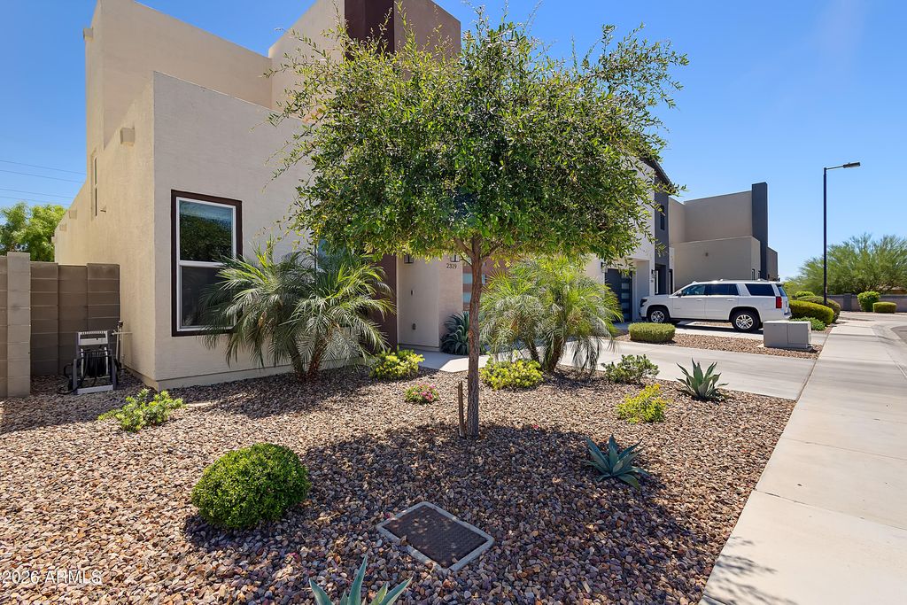 2319 W DARROW Street, Phoenix, AZ 85041 — photo 4