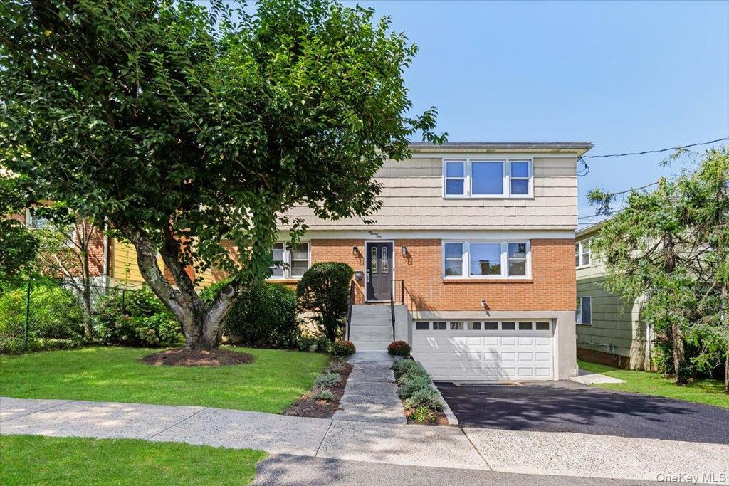 221 Park Avenue E, West Harrison, NY 10604 — exterior