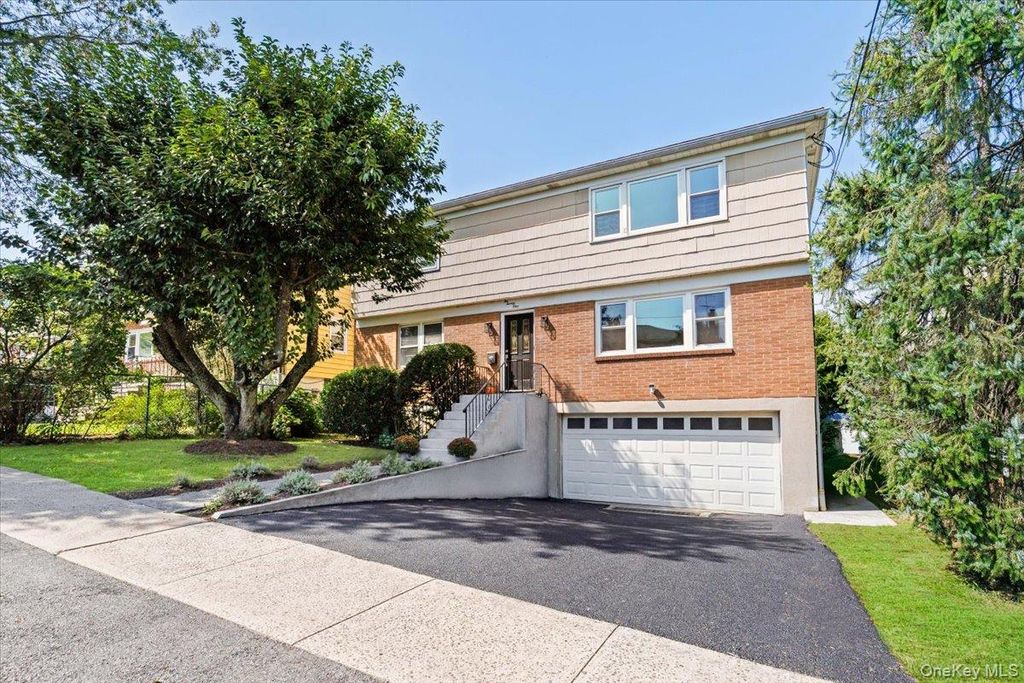 221 Park Avenue E, West Harrison, NY 10604 — photo 2