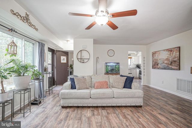 8 SYCAMORE CT, Lumberton, NJ 08048