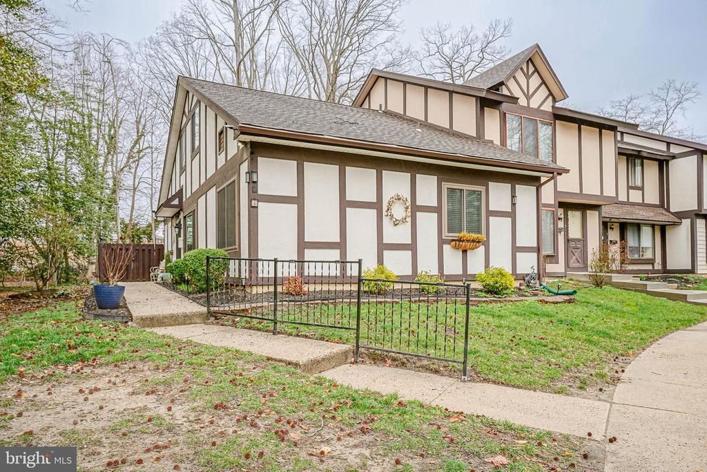 8 SYCAMORE CT, Lumberton, NJ 08048