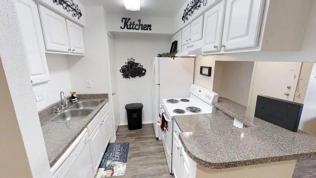 515 S Bender Avenue 2215, Humble, TX 77338