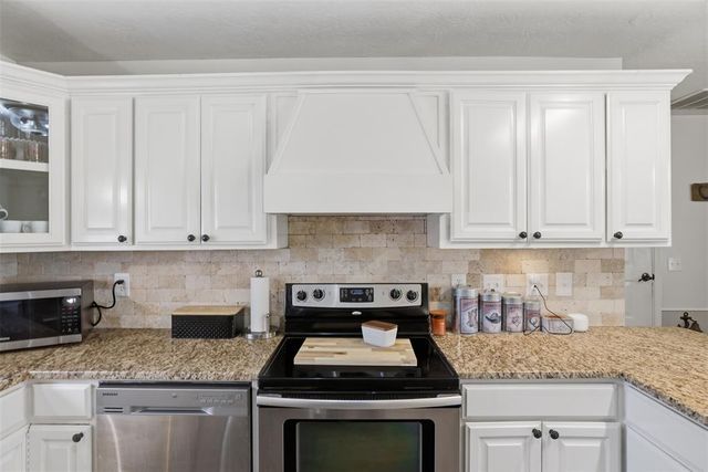 319 E Cedar Drive, Tuttle, OK 73089