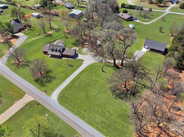 319 E Cedar Drive, Tuttle, OK 73089