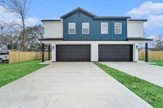 6425 Anderson Road B, Houston, TX 77085